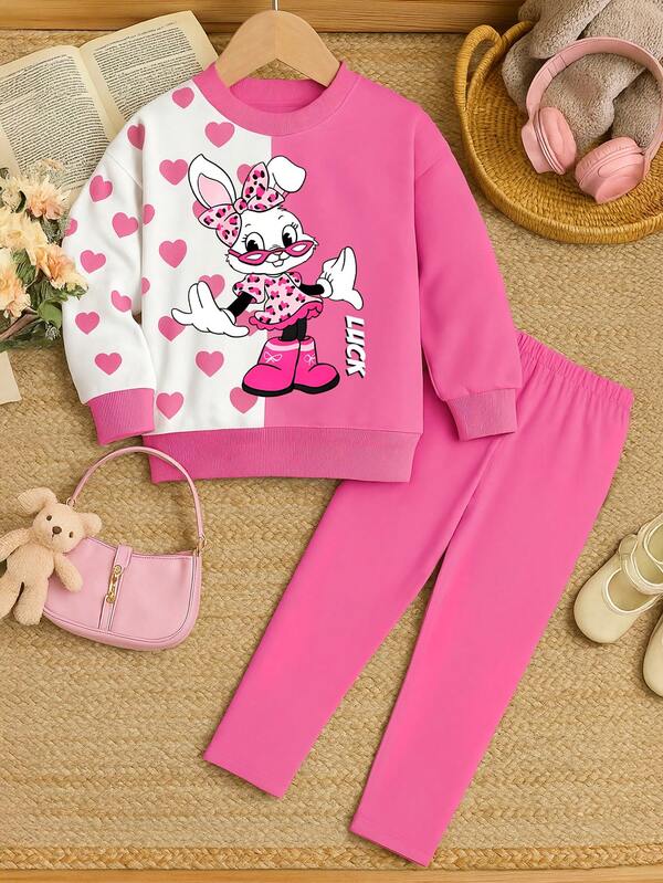 مجموعة خريفية للبنات: بلوزة رياضية بياقة طاقم ذات طبعة قلب وأرنب على الجانب بألوان متباينة عصرية، وبنطلون مستقيم كاجوال، جميلة وأنيقة