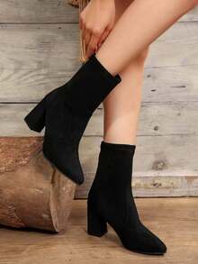 Damskie botki z okrągłym noskiem i grubym obcasem, modne i uniwersalne, krótkie, wygodne na jesień/zimę