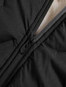 这款男士休闲运动纯色羽绒服，宽松版型，适合室内外活动，也可作为情侣礼物。采用100%涤纶面料，多种颜色可选，适合秋冬季穿着。 - 黑色 - 查看 5