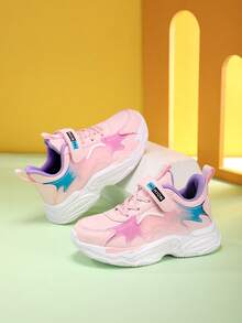 أحذية رياضية كاجوال خفيفة الوزن ومريحة للجري في الهواء الطلق، أحذية عشوائية الألوان مع حواف مضيئة، أنيقة وعملية للفتيات