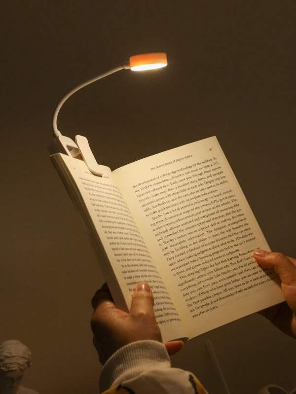 1 Pc Clip Book Light, Battery Wireless Portable Three-Tone Light LED Reading Light For Eye Protection, Suitable For Reading In Bed, Car And Travel