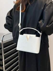 奢华女士手提包品牌包纯色优质托特包，2025新款时尚百搭单肩包大容量时尚手提包，新款大包INS搭配单品，复古休闲街头风小众托特包，简约明星同款亮面优质斜挎包，夏季斜挎托特包2025新款高端鳄鱼纹大容量妈妈包，时尚优质个性女包，枕头包 - 米色 - 查看 7