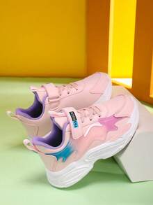 أحذية رياضية كاجوال خفيفة الوزن ومريحة للجري في الهواء الطلق، أحذية عشوائية الألوان مع حواف مضيئة، أنيقة وعملية للفتيات