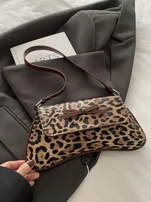 Tas bahu baru ini memiliki desain yang sederhana dan bergaya, dihiasi dengan motif leopard dan kontras warna yang mencolok. Desainnya dapat dilipat, sehingga dapat digunakan sebagai tas genggam maupun tas bahu. Sangat cocok untuk kegiatan sehari-hari, berbelanja, ke kantor, pesta, liburan, dan perjalanan singkat. Warnanya merah anggur (burgundy), menjadikannya sangat serbaguna. - Coklat - View 6