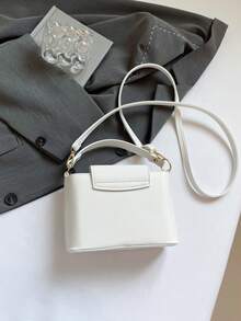 奢华女士手提包品牌包纯色优质托特包，2025新款时尚百搭单肩包大容量时尚手提包，新款大包INS搭配单品，复古休闲街头风小众托特包，简约明星同款亮面优质斜挎包，夏季斜挎托特包2025新款高端鳄鱼纹大容量妈妈包，时尚优质个性女包，枕头包 - 米色 - 查看 11