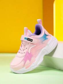 أحذية رياضية كاجوال خفيفة الوزن ومريحة للجري في الهواء الطلق، أحذية عشوائية الألوان مع حواف مضيئة، أنيقة وعملية للفتيات