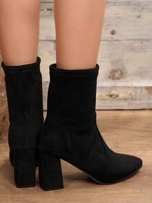 Damskie botki z okrągłym noskiem i grubym obcasem, modne i uniwersalne, krótkie, wygodne na jesień/zimę