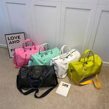 1 件极简主义鳄鱼皮纹理旅行包，可手提或斜挎，适合商务旅行、旅行、返校、搬家旅行收纳袋旅行装备机场旅行用品衣服行李袋创意男孩礼物男朋友爸爸生日礼物学校包学校配件学校用品 - 彩色 - 查看 1