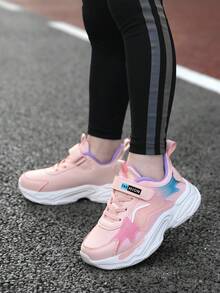 أحذية رياضية كاجوال خفيفة الوزن ومريحة للجري في الهواء الطلق، أحذية عشوائية الألوان مع حواف مضيئة، أنيقة وعملية للفتيات