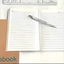 2 件 A5 高级笔记本 - 皮革封面、平放设计和 80gsm 防渗色厚纸，适用于子弹日记、艺术绘画、笔记记录 - 光滑的书写表面、耐用的装订、工作/学习记事本、自然美学、办公室员工使用 - 彩色 - 查看 6