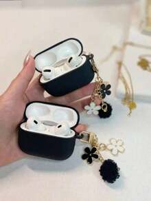 1pc Black & White Floral Chain Case For AirPods 1/2/3, Pro & Pro 2 | Protective Cover, Shockproof & Anti-Scratch | Stylish Chain Design, Slim Fit | Ideal For Daily Use, Travel & Couple Gift | Cute Accessory For Apple AirPods Users - Black and White Flower Necklace - View 2