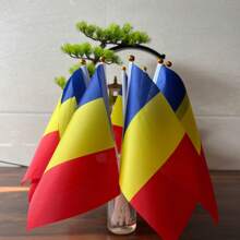 Romania National Flag, Romania Handheld Flags, 5.5*8.2inch/20pcs/20feet Romanian String Flags, Durable Polyester Romanian Banner, Indoor/Outdoor Multipurpose, Ideal For European Football Cup, World Events & Party Decoration