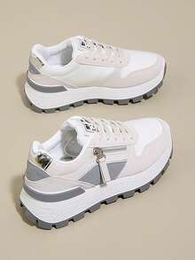 Zapatillas deportivas de mujer para primavera, verano y otoño, nuevas. Zapatillas casuales con suela gruesa, de malla transpirable, con cuña, ligeras y versátiles, de moda, con cordones, blancas y grises