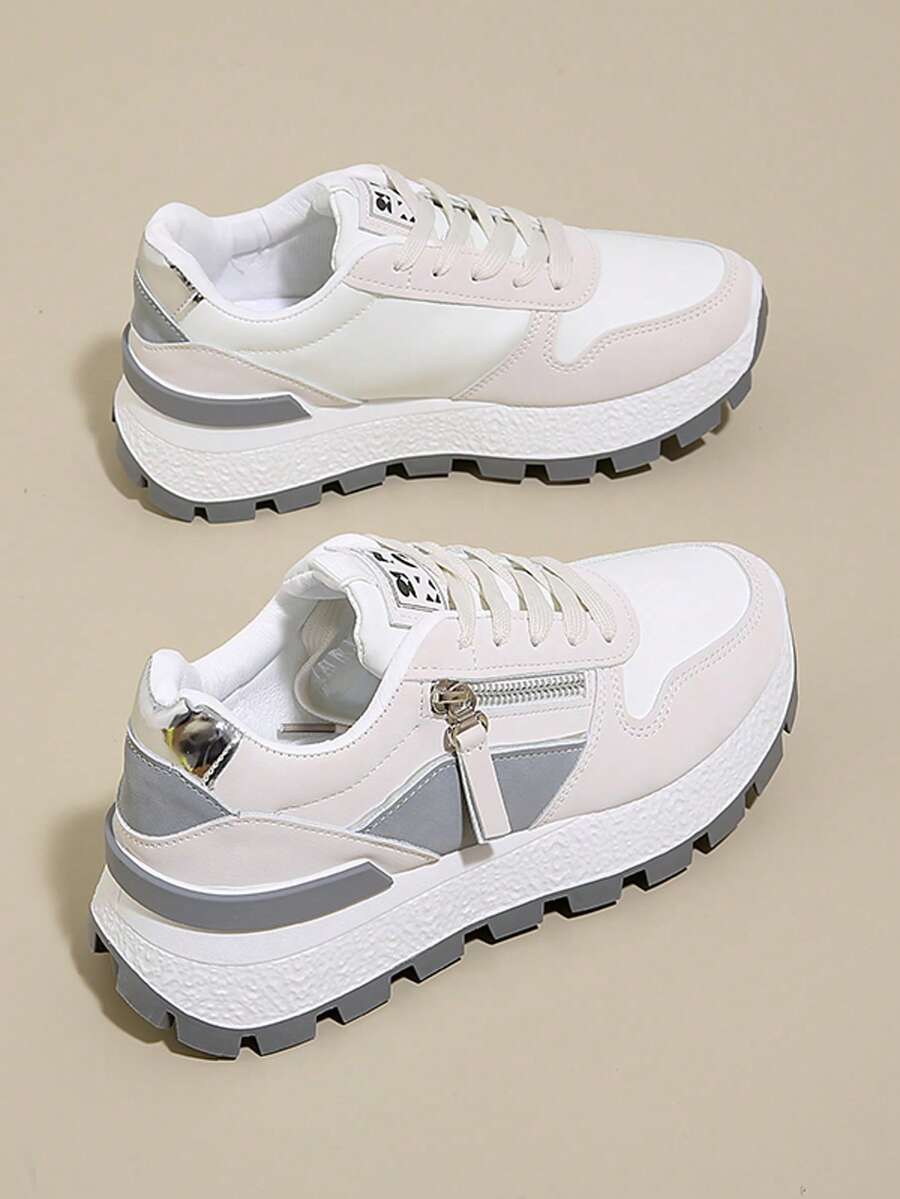 Zapatillas deportivas de mujer para primavera, verano y otoño, nuevas. Zapatillas casuales con suela gruesa, de malla transpirable, con cuña, ligeras y versátiles, de moda, con cordones, blancas y grises