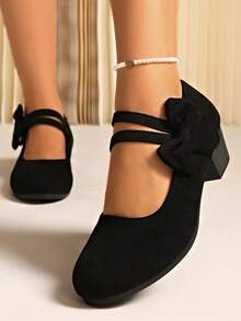 大码女式经典纯黑色高跟鞋 - 圆头设计 - 尺码 36-43 - 优质天鹅绒材质，光滑舒适 - 黑色高跟鞋，纯色低鞋面软底坡跟粗跟一脚蹬鞋 - 一脚蹬系带设计易于穿着 - 优质材质不会滑落 - 厚中跟防滑圆头一脚蹬鞋 - 时尚百搭 - 黑色-蝴蝶結 - 查看 4