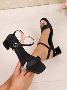 新款欧美风格经典扣粗跟圆头凉鞋，热销高跟女凉鞋，适合休闲和正式穿着，适合派对、婚礼、舞会 - 黑色 - 查看 6