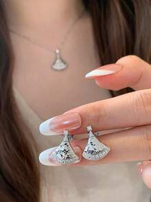 Bộ 2 món (Có thể chọn riêng lẻ, có màu vàng và bạc) Chân váy mini đính đá kiểu Pháp sang trọng cổ điển, vòng cổ và hoa tai đính đá, bộ trang phục thanh lịch đa năng phong cách cung điện, phù hợp cho trang phục hàng ngày, lễ hội, tiệc tùng của phụ nữ, quà tặng bạn gái - Vàng - Xem 4