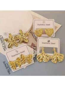 15款随机款式不锈钢金色花朵/蝴蝶结等几何耳钉，时尚百搭的耳环，适合节日和聚会时佩戴