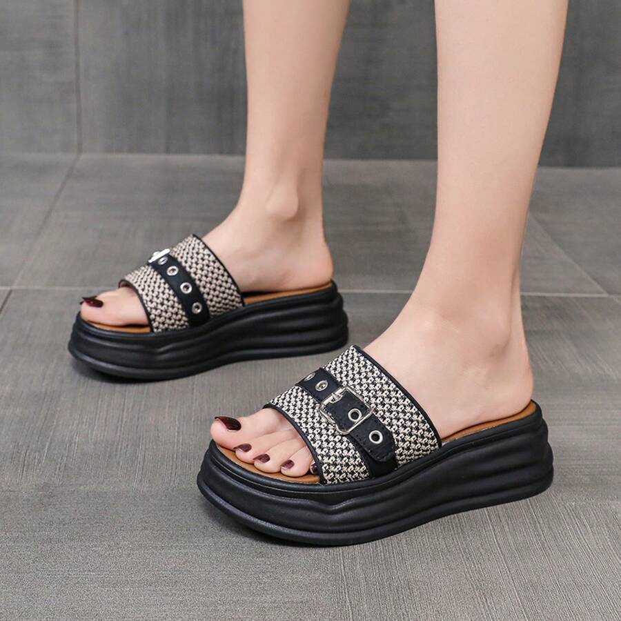 Women Athletic & Outdoor Sandals & Slides - 黑色 - 查看 1