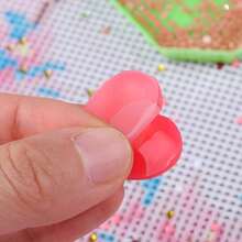 25 Pieces Heart-Shape 5D Diamond Painting Glue Clay Cross Stitch Embroidery Tool Point Drill Pen Sticking Art Drilling Mud Accessory  2.5X 2.5cm - 紅色 - 查看 4