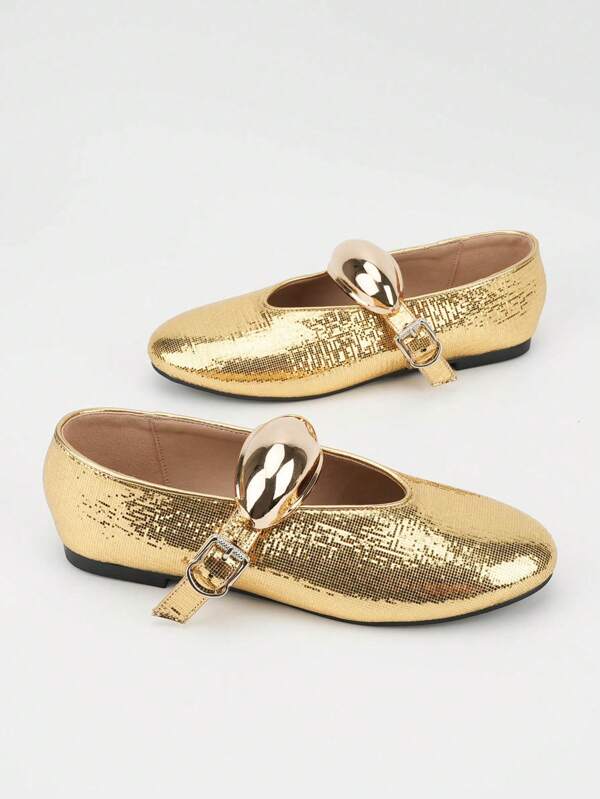 1 paire de chaussures plates Babies pour femmes à bout rond, de couleur unie, élégantes et à la mode, avec boucle et rivets décoratifs, respirantes, convenant pour l'extérieur, le bureau et toutes les saisons