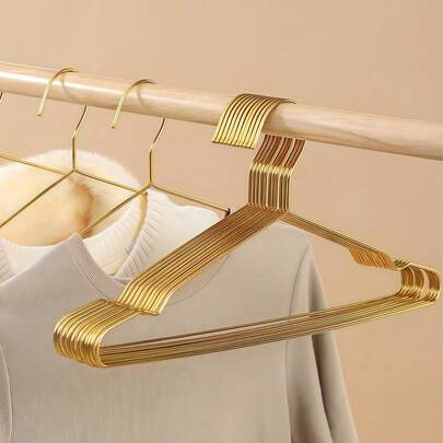 120 chiếc móc treo quần áo chống trượt bằng kim loại, chất liệu dây thép dày dặn với rãnh chống trượt, thích hợp để sắp xếp tủ quần áo trong phòng ngủ, trang trí ngày lễ, trang trí phòng ngủ, trang trí nhà cửa, bài trí phòng ngủ, trang trí nội thất. Kết hợp chức năng lưu trữ và sắp xếp, phong cách tối giản, thích hợp sử dụng vào mùa xuân, cũng có thể dùng để treo áo sơ mi mùa hè. Một lựa chọn quà tặng Giáng sinh lý tưởng.