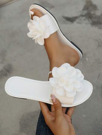 Fashionable & Comfortable Plus Size Flat Sandals, 3D Floral Pattern, Suitable For Indoor & Outdoor Wear, Easy Slip-On (Run One Size Larger)