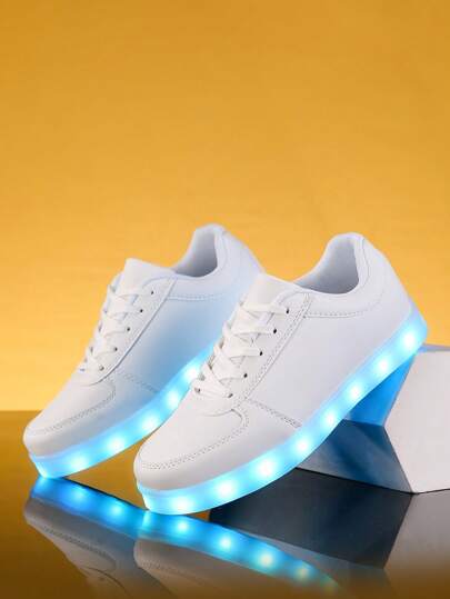 YAOSF Spring/Autumn LED Light Up Shoes For Teenagers, Street Cool Sneakers With Glowing Soles, Outdoor Sports Shoes With Lighting, & Easy To Clean, Low-Top Round Toe Design Suitable For Various Foot Types, Flexible & Stable, Suitable For Indoor & Outdoor, All Season