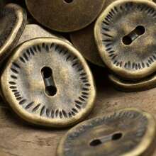 10 قطعة/18 مم أزرار معدنية مصنوعة يدويًا بطراز قديم مهترئ، تصميم عملة قديمة، غير متماثل بعينين، بطراز كاوبوي وصيني، للملابس والإكسسوارات للشعر والحقائب والأحزمة والقبعات والأوشحة، لوازم الخياطة DIY، ديكورات المنسوجات المنزلية، أزرار الرياح، الملابس والأزياء، الحرف اليدوية، ستيمبانك، بوهو، الموضة الرجعية، هدايا لعشاق الخياطة، الزفاف، كوسبلاي، أسلوب الخريف والشتاء، مشاريع DIY، رجال ونساء مشتركة - متعدد الألوان - مشاهدة 3