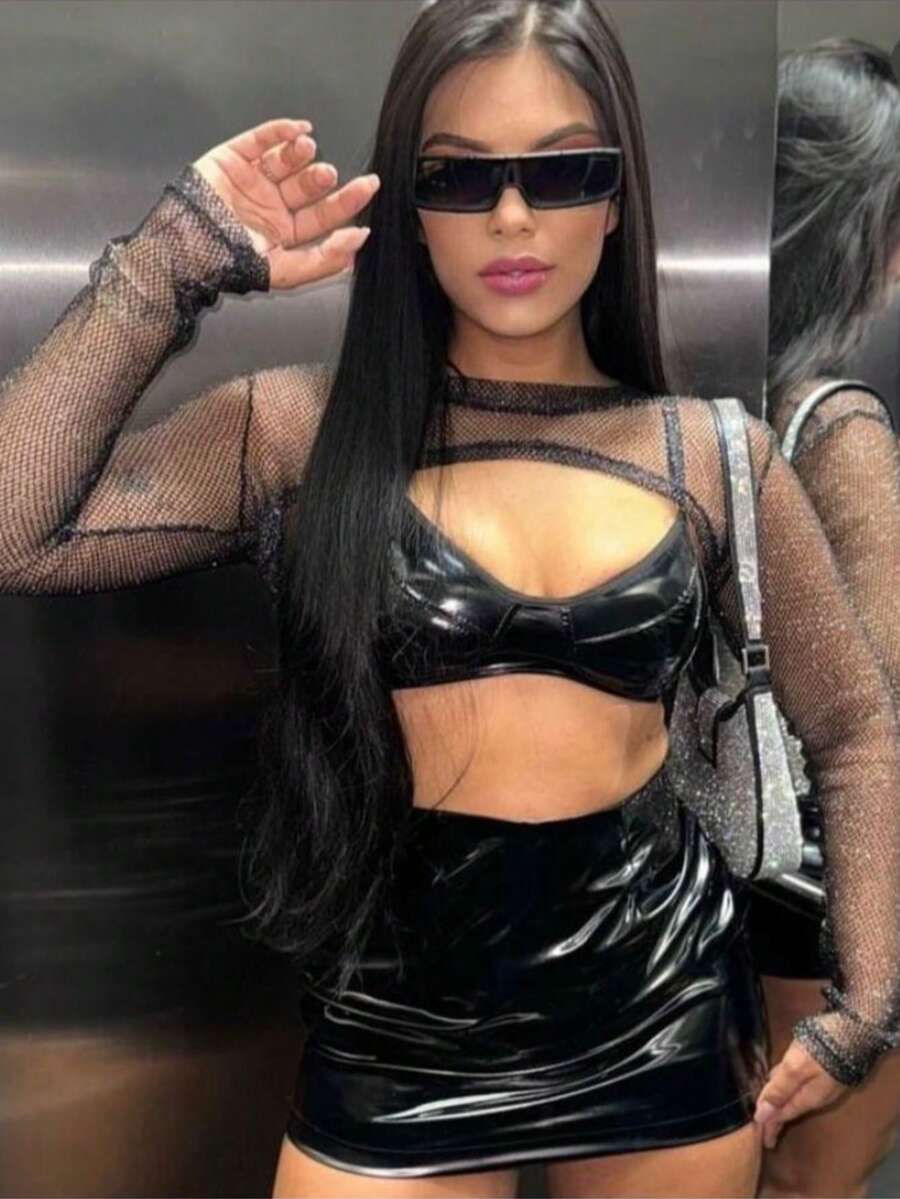 Saia de Vinil Lisa Feminina – Look Ousado para Balada e Noite