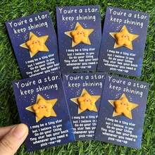 10 Peças Entalhe de Estrela de Resina Encantadora com Encorajamento Positivo "Você é uma estrela, continue brilhando" Cartão Inspirador de Boa Sorte, Inspirando você a enfrentar os desafios da vida com uma atitude positiva. Este presente de sorte pensativo pode ser dado à família, amigos, melhor mãe, mulheres, um presente fofo e positivo, também um presente significativo e lembrança especial, e convidados Dia das Mães, Formatura, Dia dos Pais, Casamento, Decoração de Festa de Aniversário