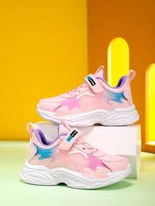 أحذية رياضية كاجوال خفيفة الوزن ومريحة للجري في الهواء الطلق، أحذية عشوائية الألوان مع حواف مضيئة، أنيقة وعملية للفتيات