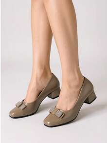 方头舒适高跟鞋，适合办公室女士的时尚高跟鞋