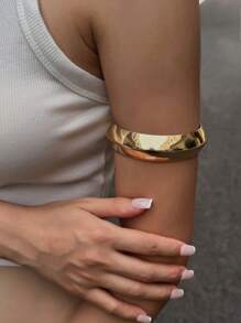 1 件欧美设计熔岩开口臂链，时尚液体流动风格金属臂手链（实际形状扁平，可自由调节）