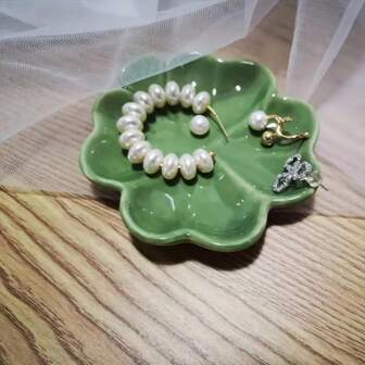 1pc Ceramic Jewelry Tray, Floral Design, Multipurpose Desktop Organizer Box For Cosmetics And Accessories, Nordic Style Clover Leaf And Leaf-Shaped Storage Box, Suitable For Engagement, Wedding, Birthday Gifts