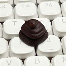 1 szt. Spersonalizowana i urocza klawiatura mechaniczna z symulacją parodii kupy, nakładki na klawisze z osią krzyżową, wysokość OEM, materiał ABS, starannie wykonany zamiennik klawisza ESC, prezent na akcesoria komputerowe DIY