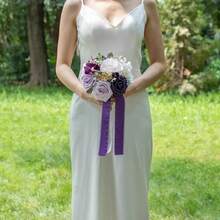 Dusty Blue Wedding Bouquets For Bride Bridesmaid, White Wedding Artificial Roses Flowers For Wedding Bouquets Ceremony, Anniversary - 紫色和奶油色 - 查看 3