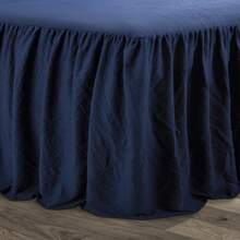 Lush Decor Ruffle Skirt Bedspread 3 Piece Set, Queen, Navy - Blue Queen Bedding - Ruffled Bedspread - Vintage Farmhouse Decor Halloween-Fall Decor-Room Decor - 海軍 - 查看 5