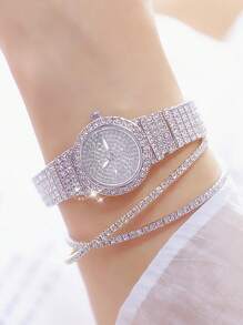 3 件时尚闪亮全钻女士钢带石英表，配有简约的圆形表盘，搭配镶钻珠宝手链套装，适合在节日、聚会、日常生活等场合佩戴。