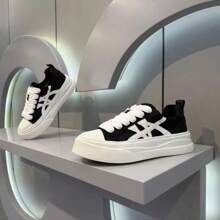 最新男士休闲运动鞋，新款软底运动鞋，百搭时尚鞋履