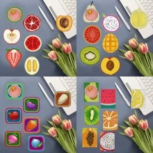 8 piezas Posavasos con diseño de frutas, formas redondas y asimétricas, kit de pintura de diamantes, material de madera con soporte, arte de diamantes DIY mosaico de cristal Posavasos y soportes para posavasos, adecuado para uso diario en la oficina, decoración del hogar, regalos para principiantes