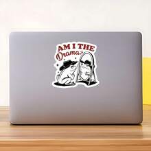 1 PIEZA Pegatina divertida con meme "¿Soy el drama?", pegatina humorística de una rana vaquera, pegatina para portátil con frase relatable para autoconciencia, adhesivo brillante y resistente al agua para botellas, tumblers y teléfonos, regalo gracioso para amigos e introvertidos, gráfico de cita popular para personalización expresiva, acento de declaración excéntrica