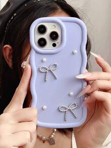 1个千禧多巴胺马卡龙大波浪手机壳，兼容苹果16/红米Note 11 4G/三星Galaxy A55/Infinix Note 30/摩托罗拉Moto E30/Camon 20/Camon 20 Pro 4G/Spark 8C/Spark Go 2022/Smart 7/Smart 8，金属蝴蝶结仿珍珠装饰，防水防震防摔防刮。 - 紫色 - 查看 3