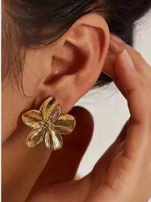 French Court Style Matte Retro Golden Flower Metal Earrings High-End Design Earrings
