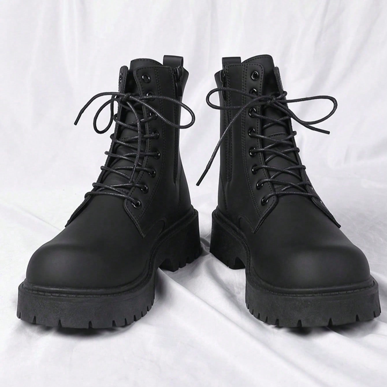 Botas de motocicleta británicas negras nuevas para hombres/Botas de trabajo/Botas de cuero casual de alta caña suave