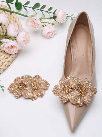 1 Pair (2pcs) Removable Rhinestone Flower Decor Shoe Clips, Fashion Elegant Accessories For High Heels, Sandals, Bridal Shoes, Women Shoes In White, Pink, Blue, Yellow