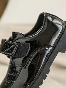 1 Pair Toddler Boys/Girls Hook And Loop Fastening Solid Color Fashion Loafers, Suitable For Spring & Autumn - Black - View 3