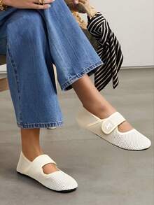 Giày đi nước thoáng khí, nhanh khô dành cho người lớn, với phần mũi rộng rãi và dây đeo có thể điều chỉnh, nhẹ và mềm, lý tưởng cho bơi lội, các môn thể thao bãi biển và các hoạt động ngoài trời, phù hợp để sử dụng quanh năm. - Màu be - Xem 5