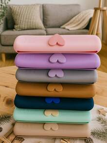 1 Caja de almacenamiento de brochas de maquillaje con forma de corazón para viaje, con gran capacidad, hecha de material de silicona, con estilo y portátil, adecuada para guardar brochas de maquillaje facial. Tiene una textura suave y lisa, con múltiples opciones de color disponibles. Bolsa, bolsa de maquillaje, organizador de maquillaje, bolsa de aseo, organizador de escritorio, bolsa de cosméticos, bolsa de maquillaje, organizador de maquillaje, accesorios de tocador, bolsa de maquillaje, bolsas de maquillaje, joyero, bolsa, soporte de brochas de maquillaje, soporte de brochas, organizador de perfumes, bolsa