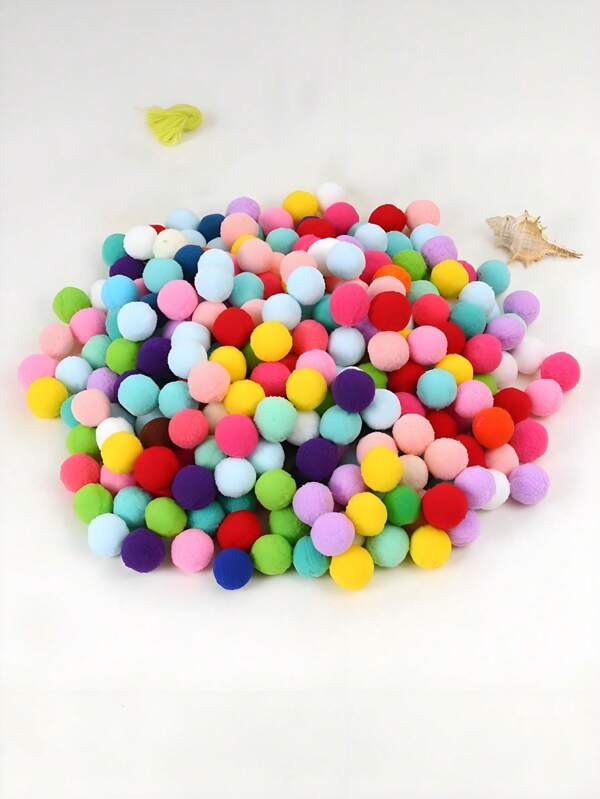 300 peças de 1 cm de cores misturadas ou cores de Natal para artesanato criativo DIY cores misturadas podem ser usadas para decorações, brinquedos, roupas, fantasias de Natal atividades escolares acessórios de brinquedo feltro decoração de sala de aula artesanato necessidades de sala de aula pompons